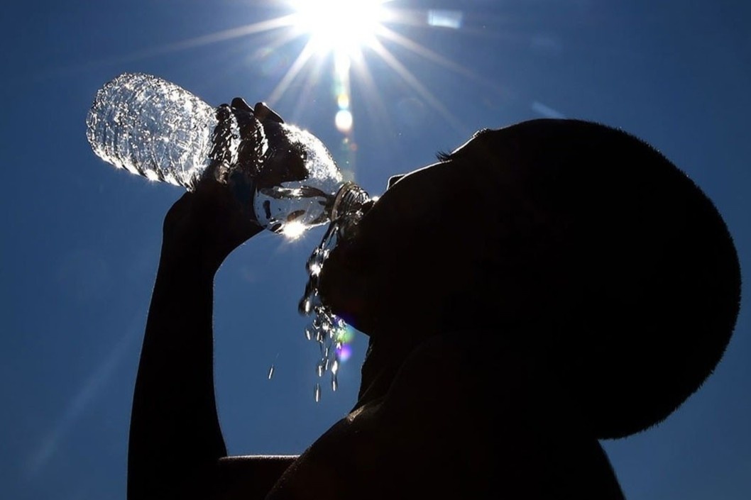 Cach giu suc khoe trong thoi tiet nang nong hinh anh