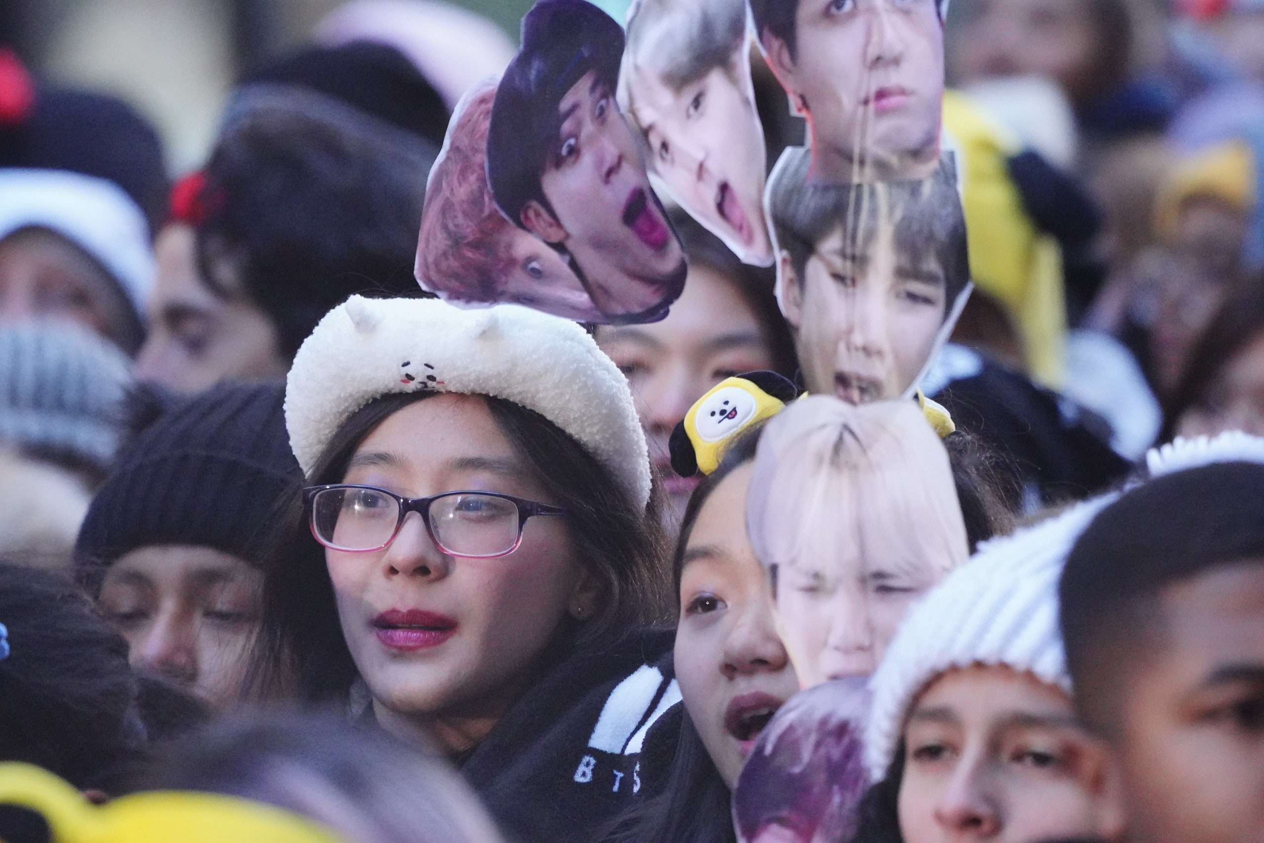 Vi sao nguoi ham mo Kpop bi mac dinh la 'fan cuong' hinh anh