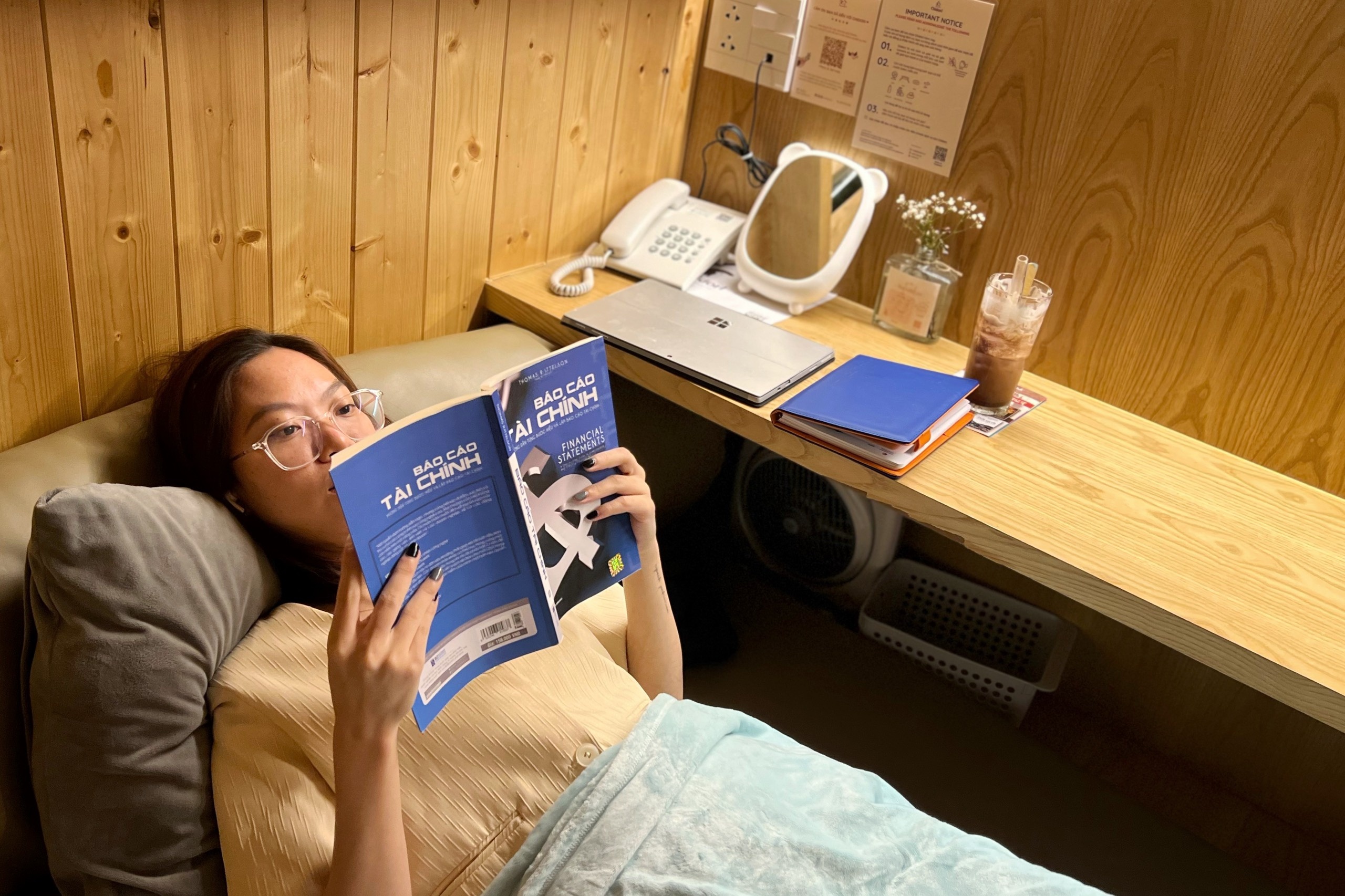 Quan cafe TP.HCM ban thang khong gian va rieng tu thay vi ban nuoc hinh anh