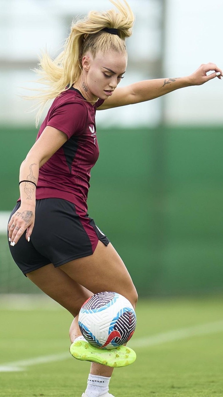 cầu thủ nữ ảnh 1 cau thu nu anh 1