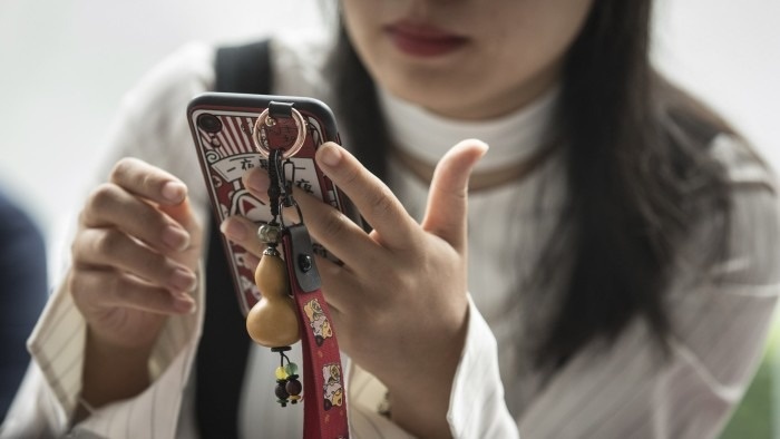 Ton bao nhieu thoi gian de co gai roi 600 nhom chat khi thoi viec? hinh anh