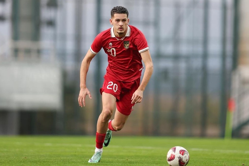 Dan cau thu lai, nhap tich cao tren 1,85 m cua tuyen Indonesia hinh anh