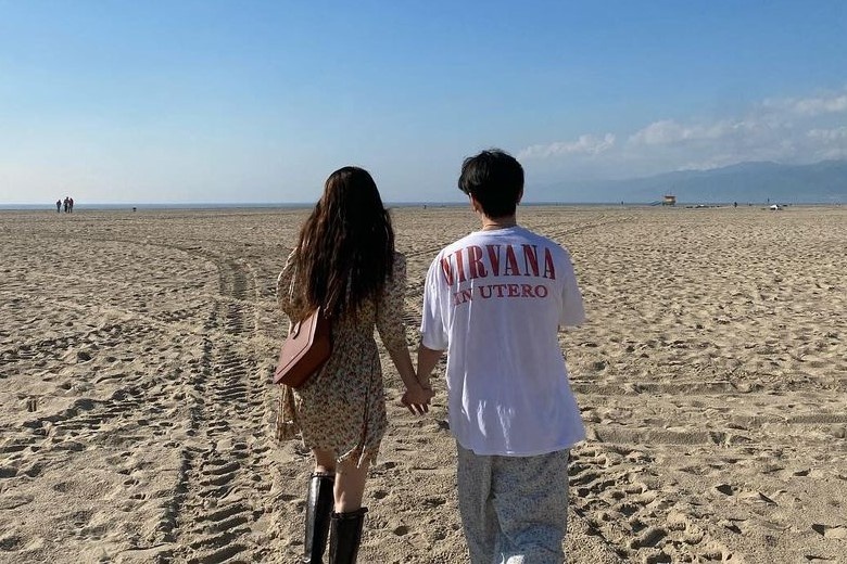 Idol Kpop hen ho, fan thap thom hinh anh