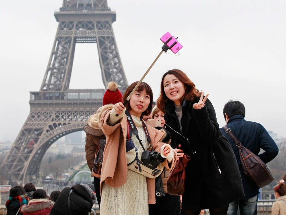 Khi anh 'tu suong' tro thanh… noi phien toai hinh anh