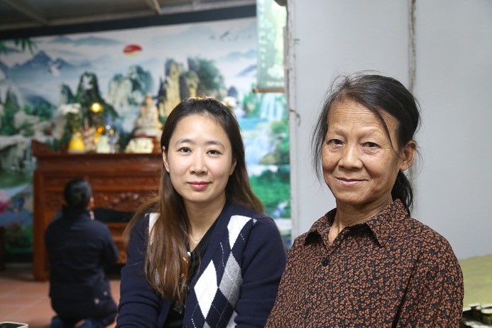 Nu giam doc tre xay mai am cho benh nhan chay than hinh anh