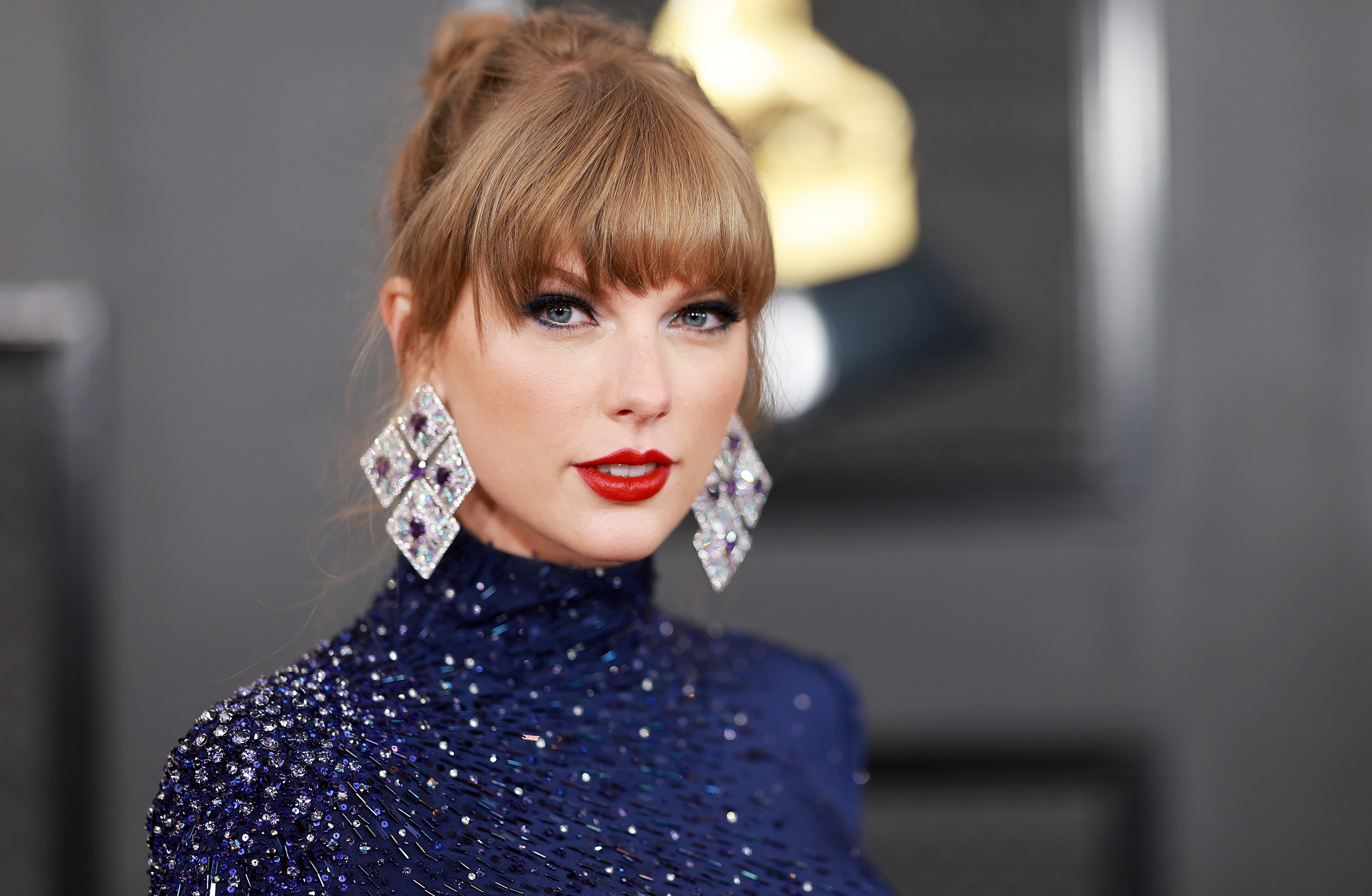 Deepfake khieu dam cua Taylor Swift va con ac mong doi voi phu nu hinh anh