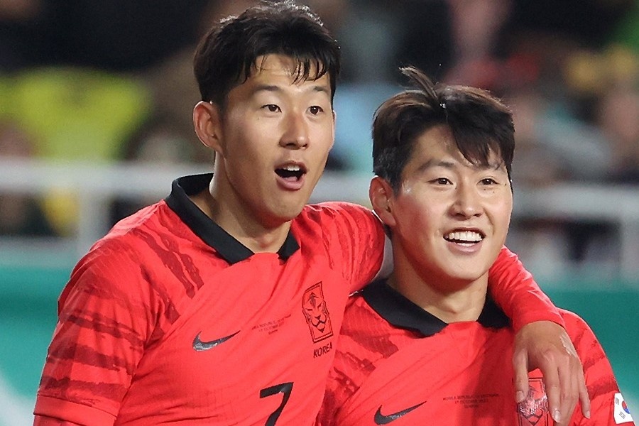 Son Heung-min va Lee Kang-in duoc san don hon ca idol hinh anh