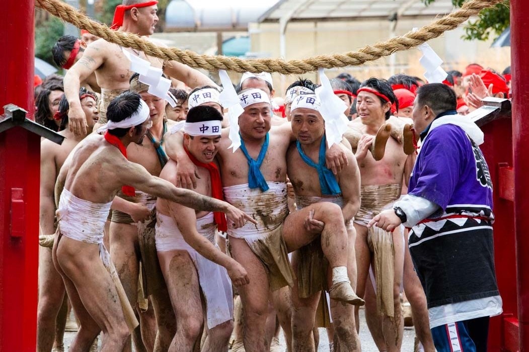 Vi sao le hoi ‘khoa than’ Somin-sai bi khai tu hinh anh