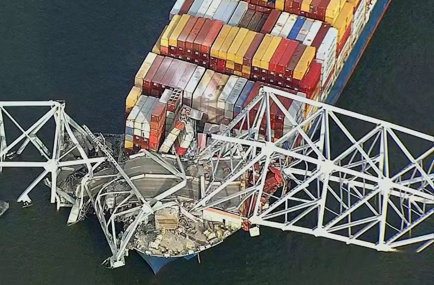 Tau cho hang 95.000 tan dam sap cau o My hinh anh