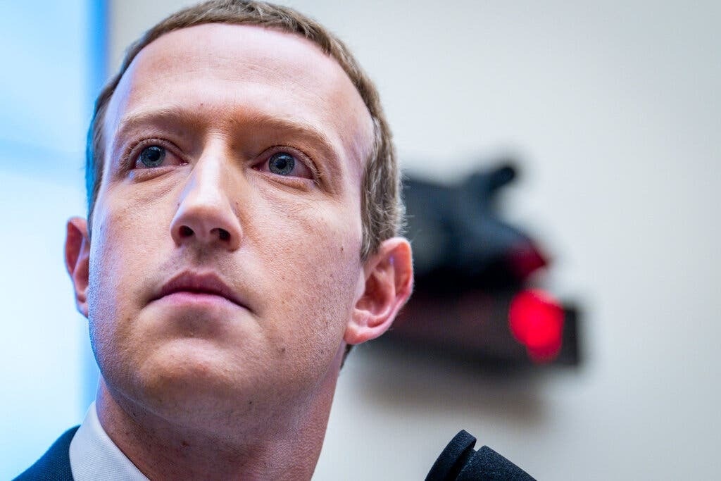 He lo email gay bat ngo cua Mark Zuckerberg hinh anh