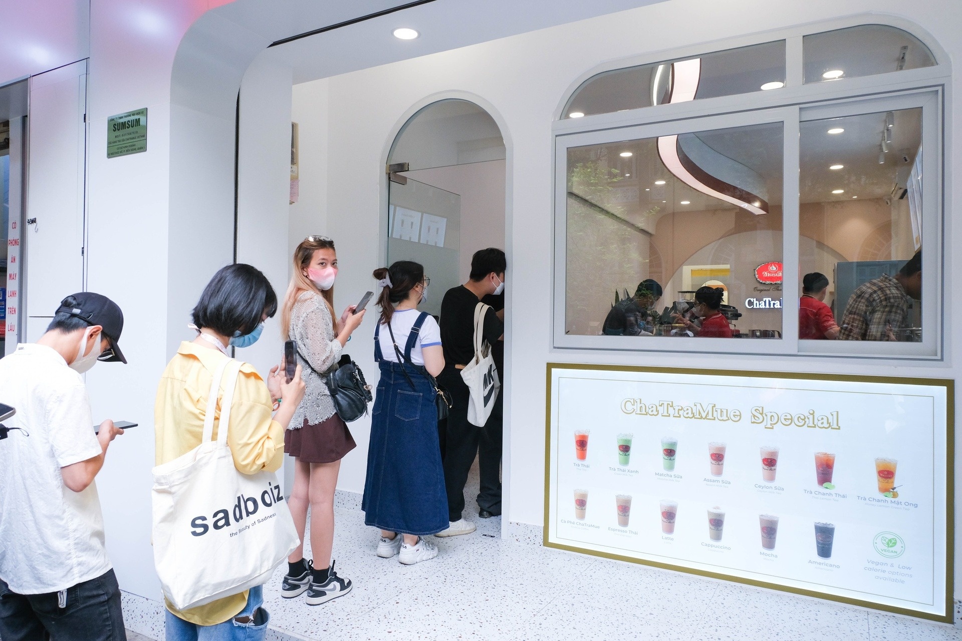 'Cong thuc hoi sinh' pho tra sua dat do bac nhat TP.HCM hinh anh