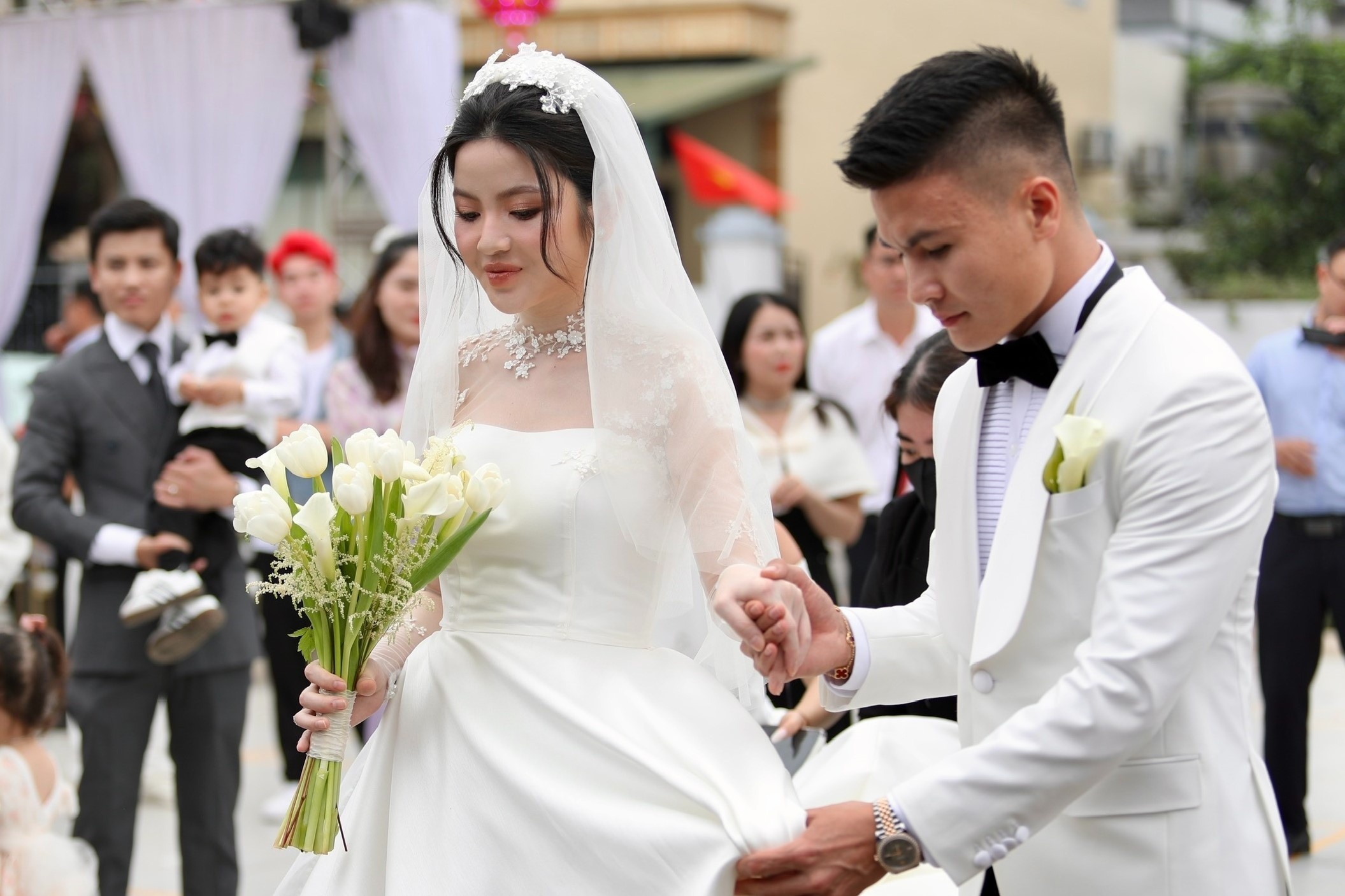 Thay gi tu tranh cai giua vo chong Quang Hai va studio anh cuoi hinh anh