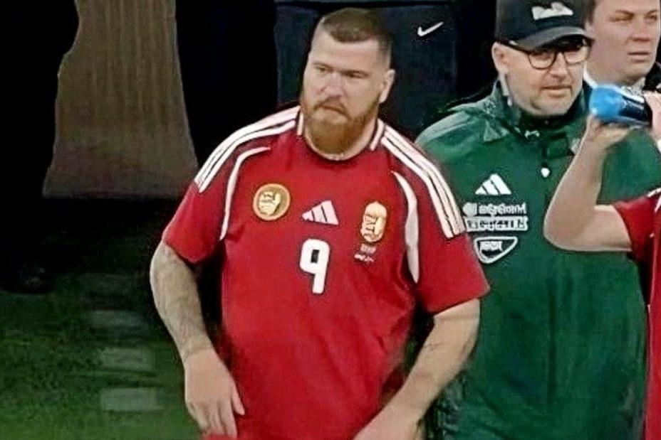 Thay gi tu vu tien dao Hungary bi miet thi ngoai hinh o EURO 2024 hinh anh