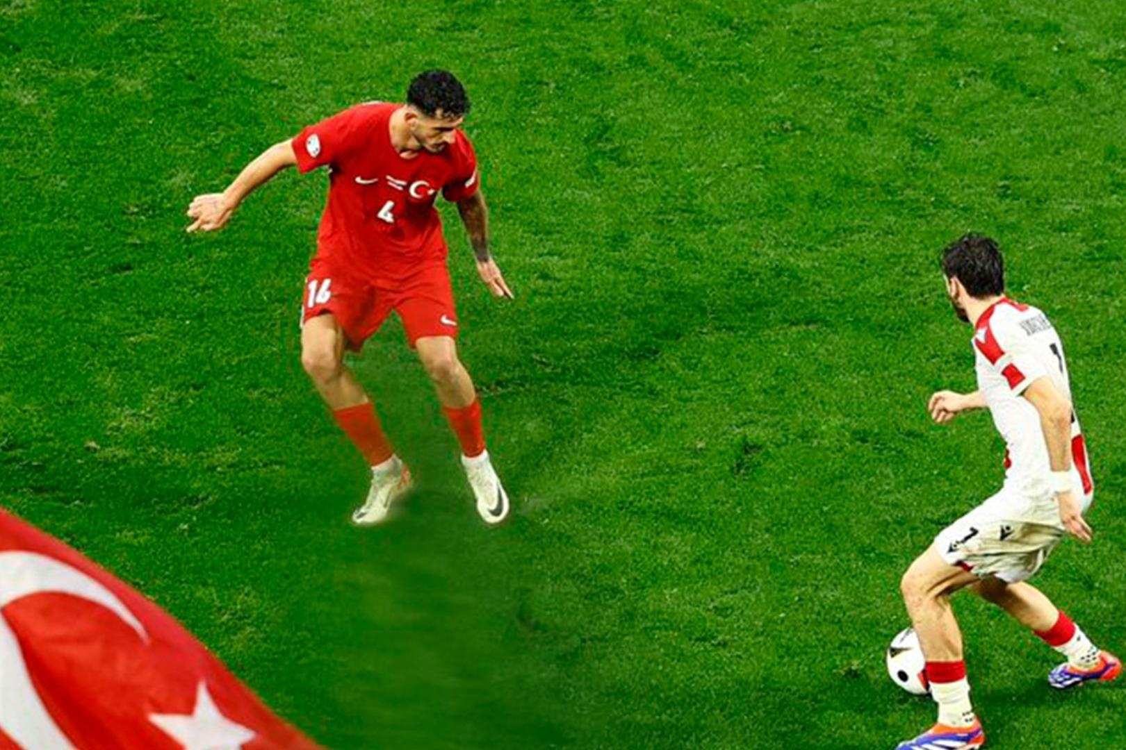 Su co trang phuc kho tin cua cau thu tai tran hay nhat EURO 2024 hinh anh