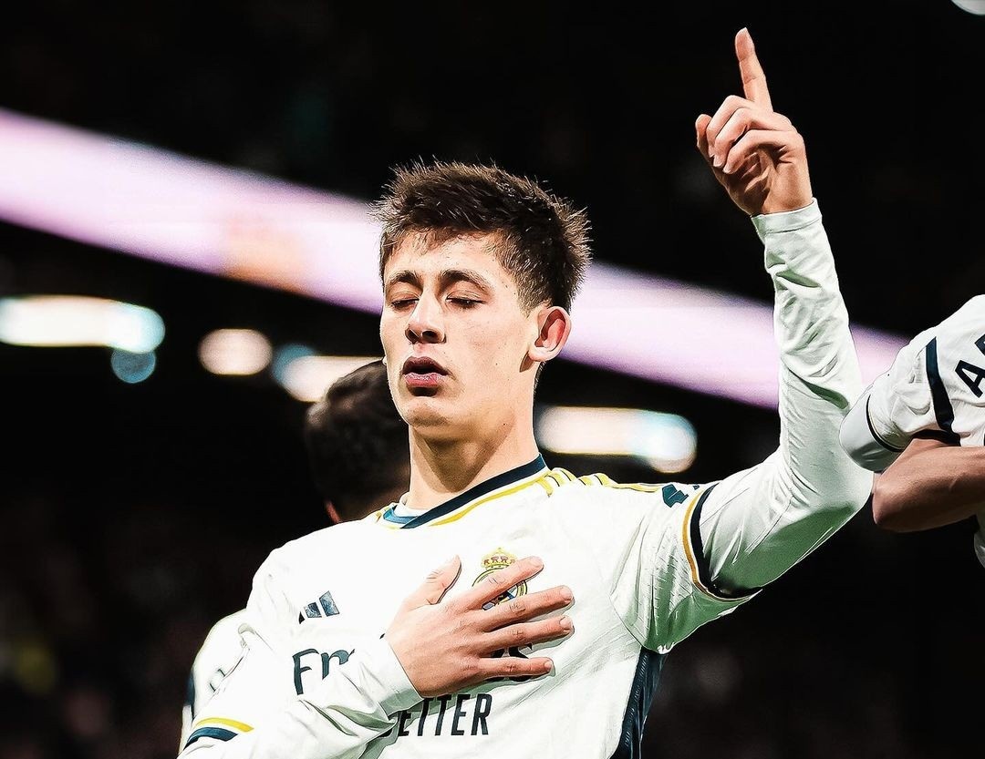 Dieu it biet ve 'Messi Tho Nhi Ky' 19 tuoi vua lap sieu pham tai EURO hinh anh