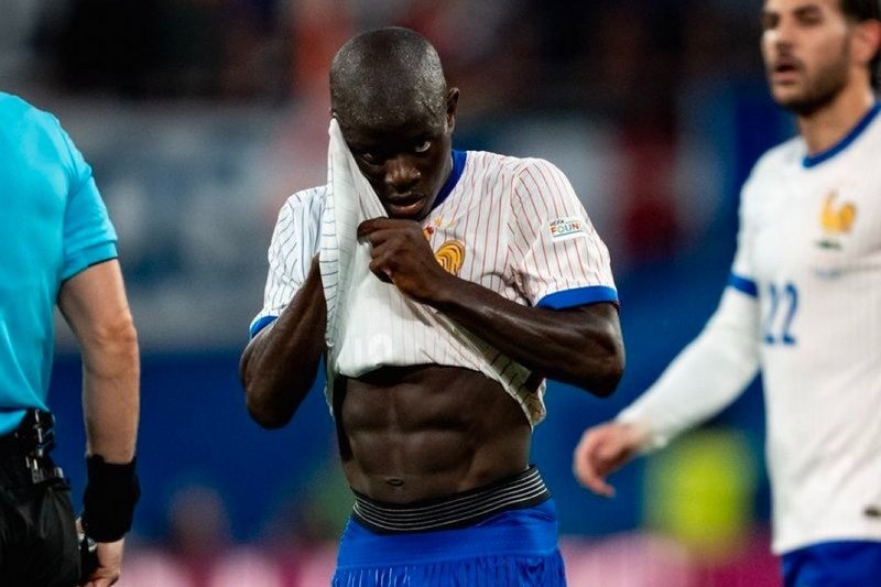 Co bung cua Kante gay soc hinh anh