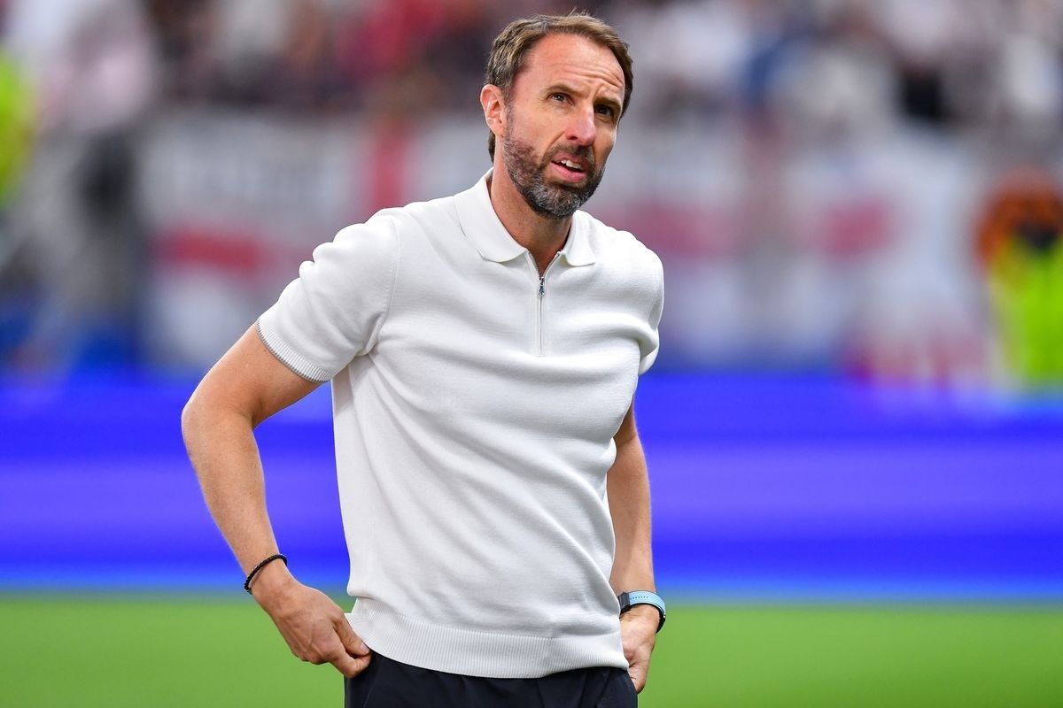 Ly do HLV Gareth Southgate mac mai chiec ao 'via' tai EURO 2024 hinh anh