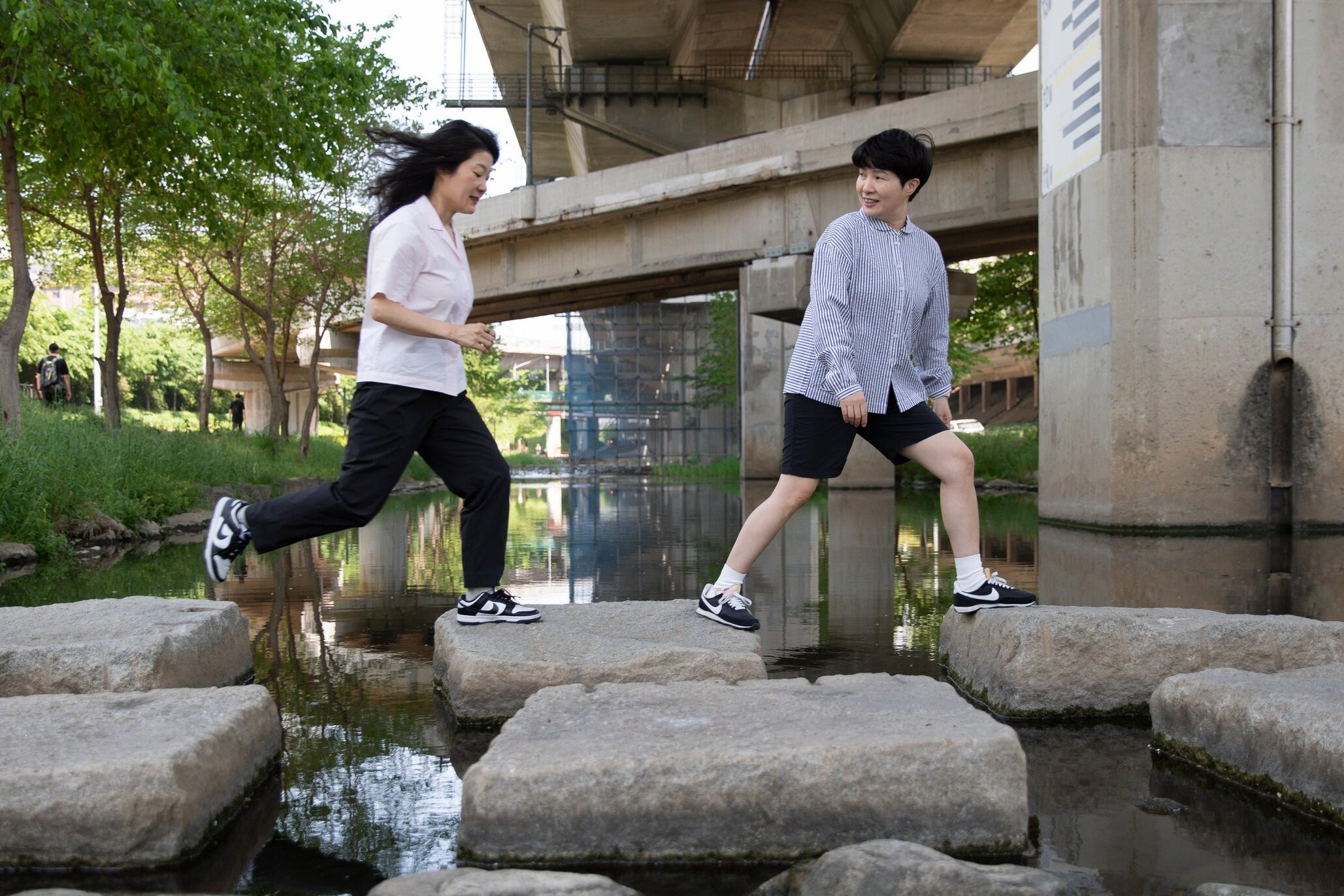 Ngoi nha chung cua hai nguoi ban U50 khong ket hon o Han Quoc hinh anh