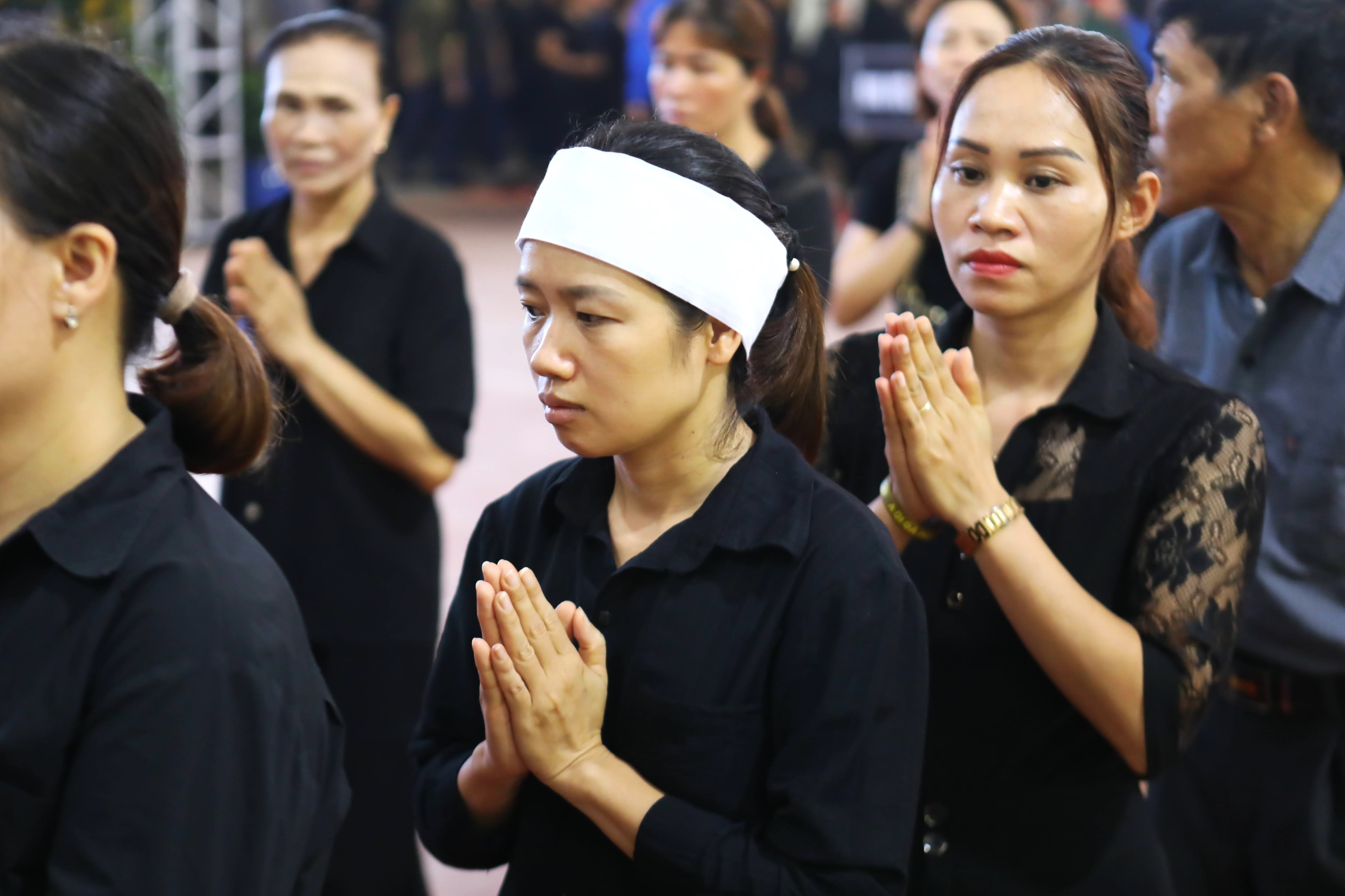 Dong nguoi vieng Tong Bi thu o Lai Da van dong duc sau 21h hinh anh