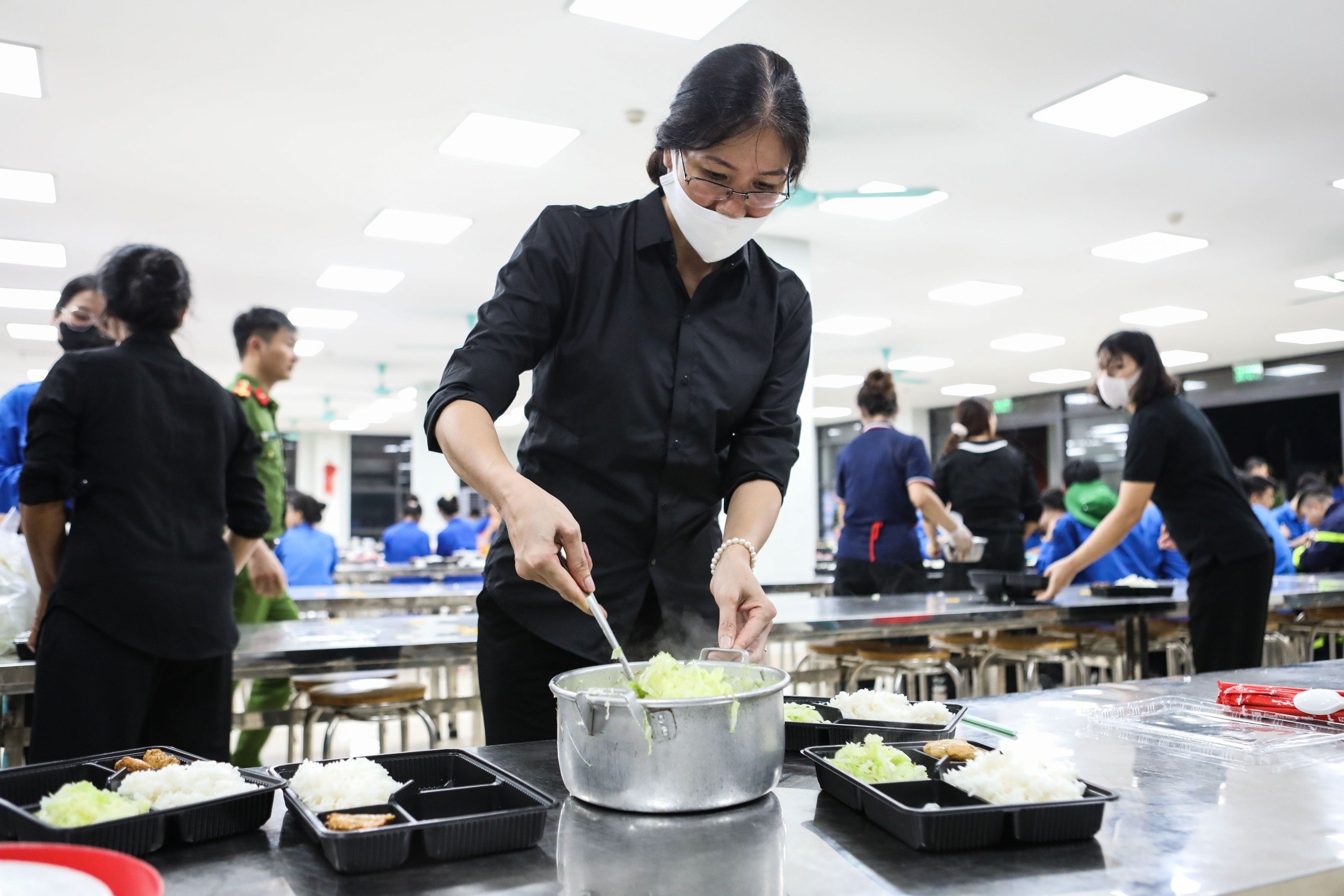 xep hang cho vieng,  lai da dong anh, le vieng tong bi thu, quoc tang tong bi thu anh 10