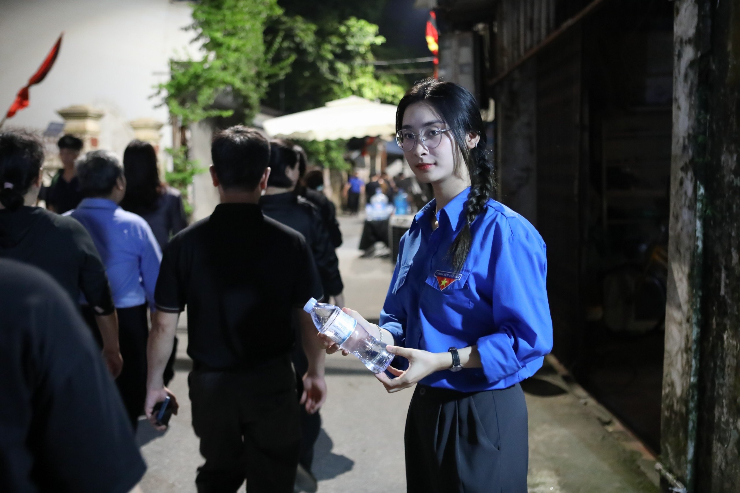 xep hang cho vieng,  lai da dong anh, le vieng tong bi thu, quoc tang tong bi thu anh 5