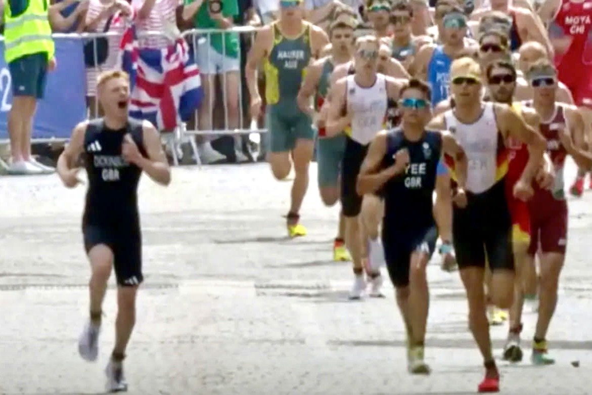 VDV bo dua de co vu ban tai Olympic hinh anh