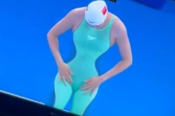 Buc anh vong eo 'sieu thuc' tai Olympic Paris gay bao mang hinh anh