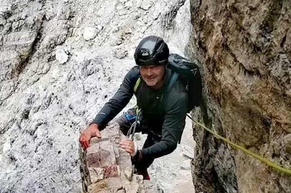 Toan canh vu giam doc Audi tu vong khi nga tu dinh nui hinh anh