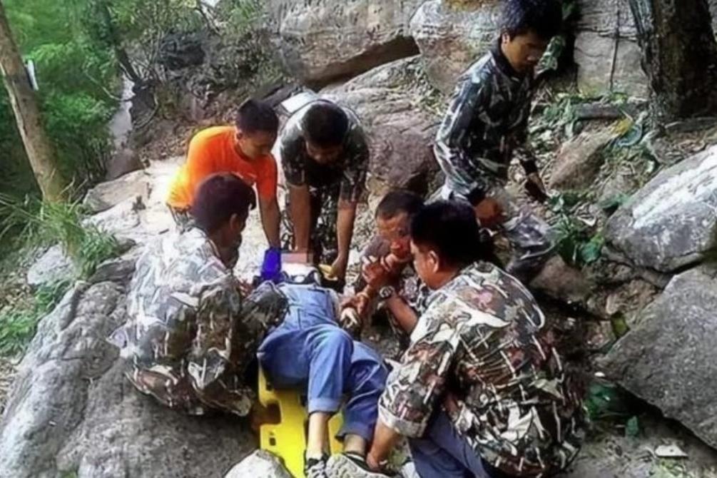 'Phep mau' voi nguoi vo mang thai bi chong xo tu vach da cao 34 m hinh anh