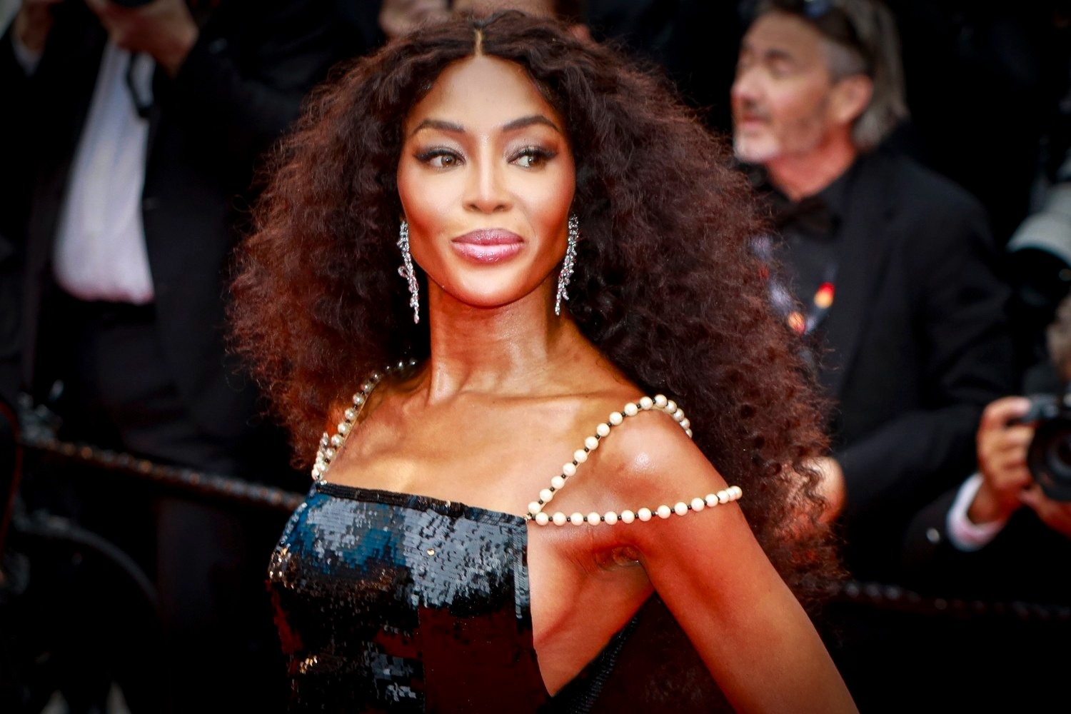 Sieu mau Naomi Campbell an chan tien tu thien hinh anh