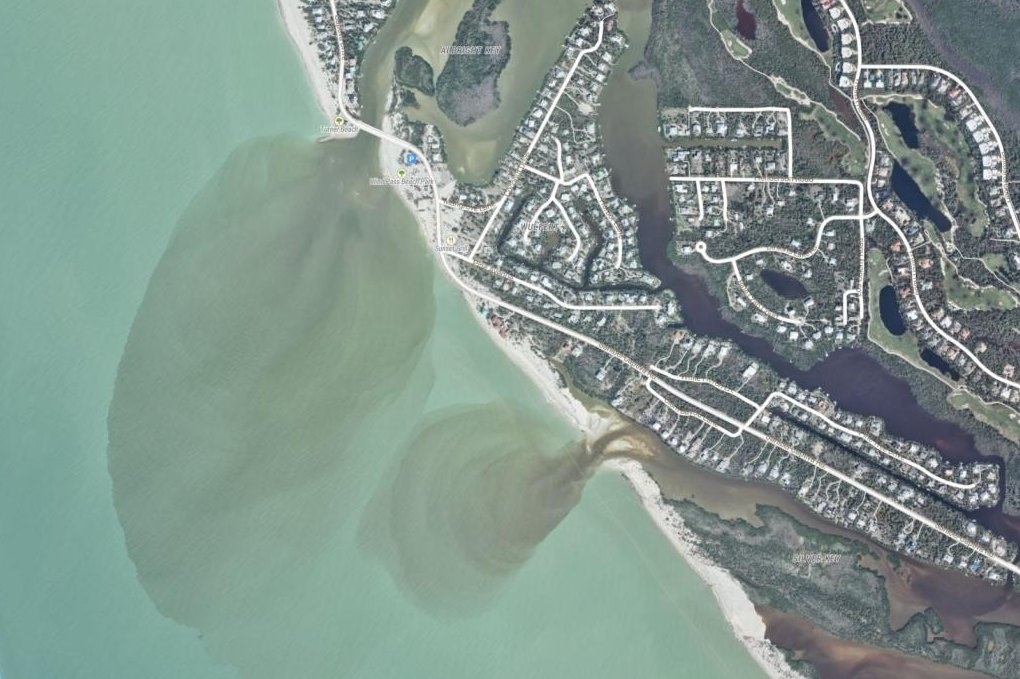 Bao Milton 'can nat' bo bien Florida hinh anh