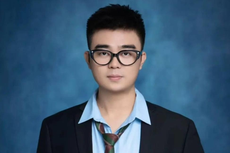 Chang trai 29 tuoi co 4 bang tien si o Trung Quoc hinh anh