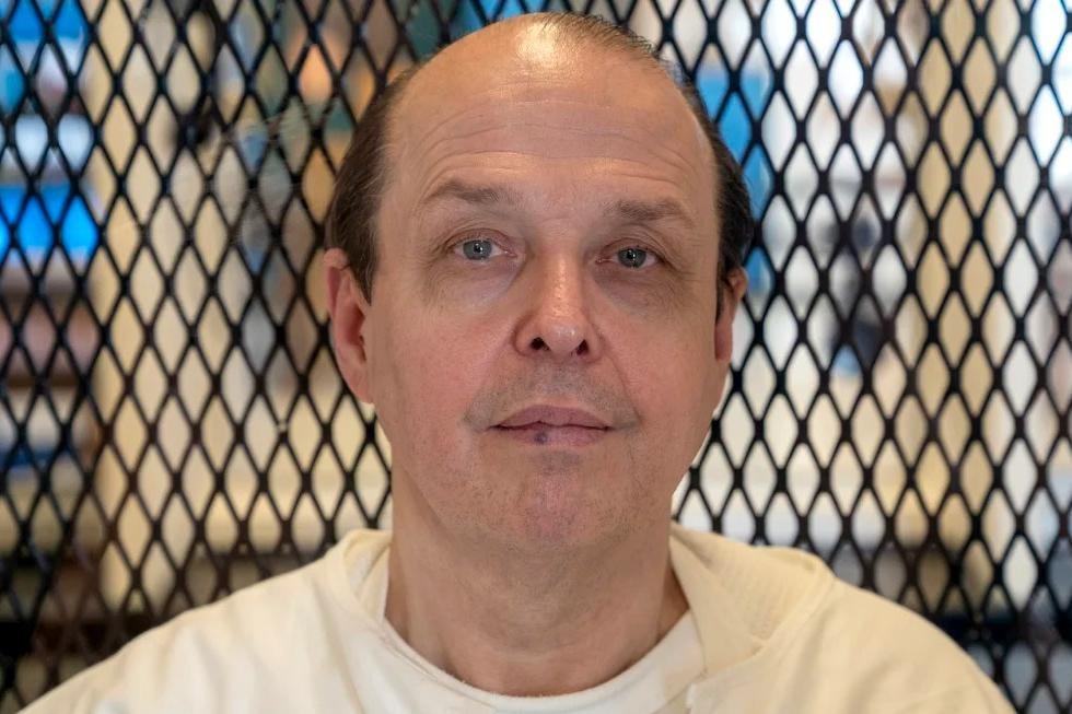 Tu tu thoat khoi phong tu hinh trong gang tac o My hinh anh