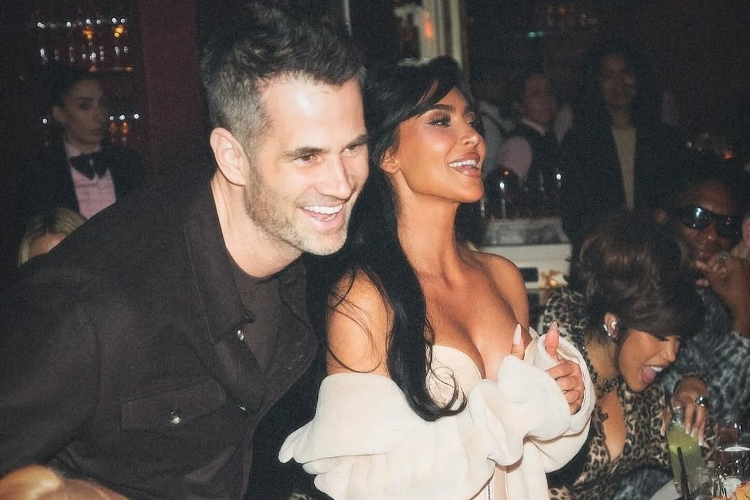 Tiec Giang sinh khong con 'sac mui tien' cua nha Kardashian hinh anh