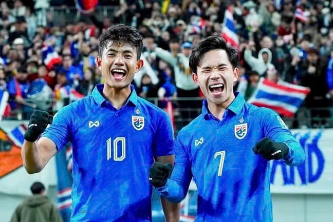 Cap anh em cau thu Thai Lan dat gia nhat ASEAN Cup 2024 hinh anh