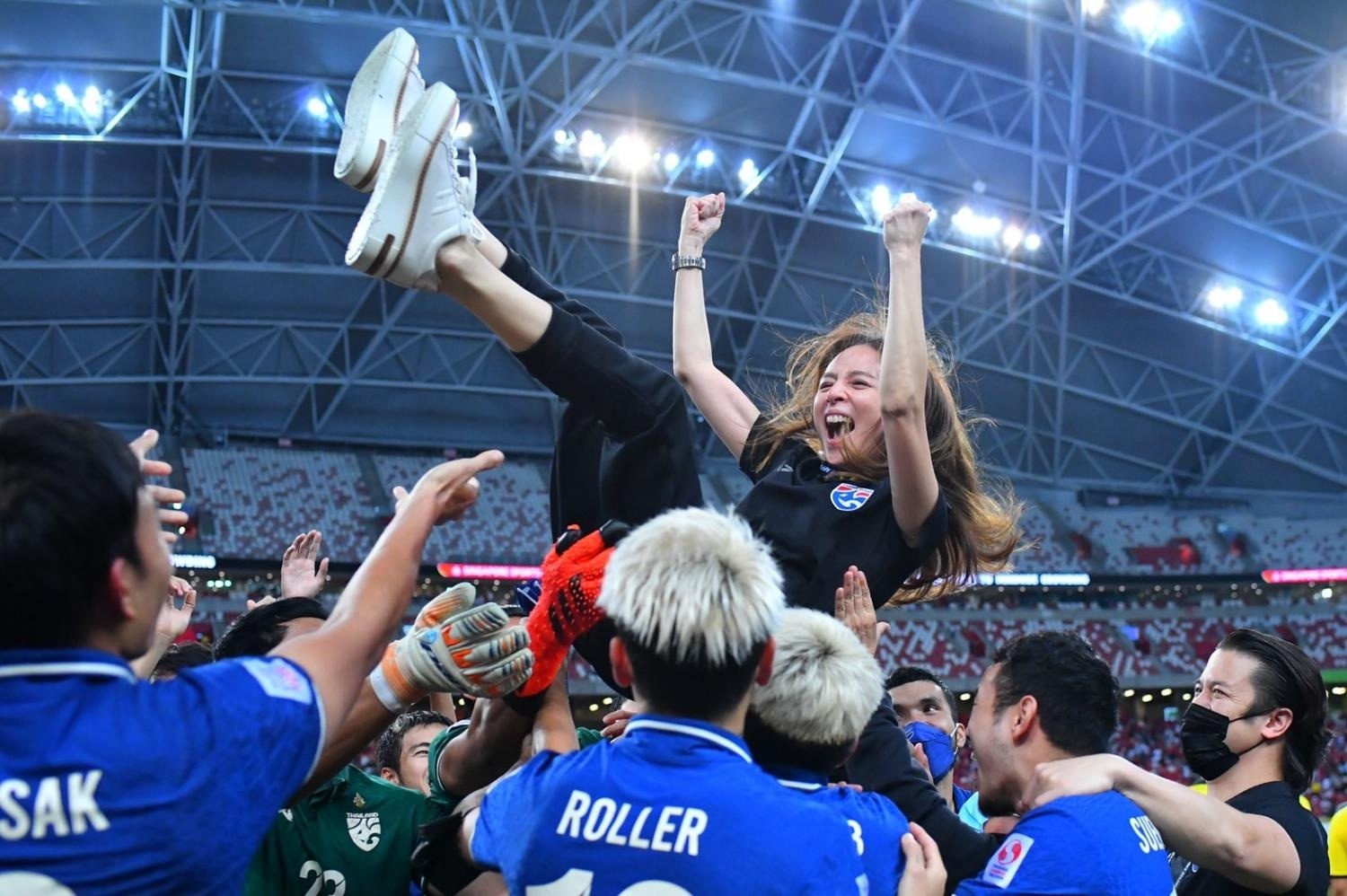 Madam Pang thuong dam tuyen Thai Lan neu vo dich ASEAN Cup 2024 hinh anh