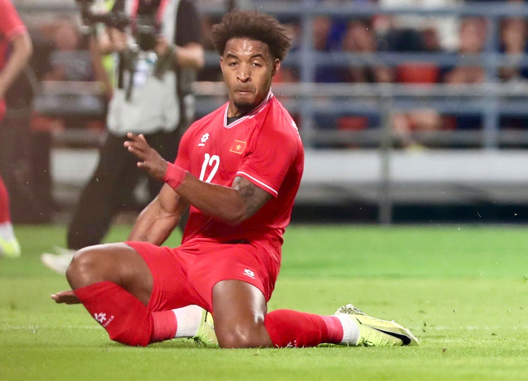 Khan gia xot xa truoc hinh anh chan thuong cua Xuan Son hinh anh