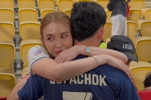 Supachok duoc ban gai an ui sau that bai tai chung ket ASEAN Cup hinh anh