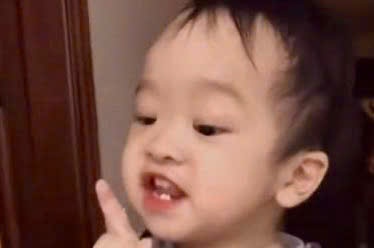 Dem 'kinh hoang' cua ba me co con trai noi tieng voi meme 'nin' hinh anh