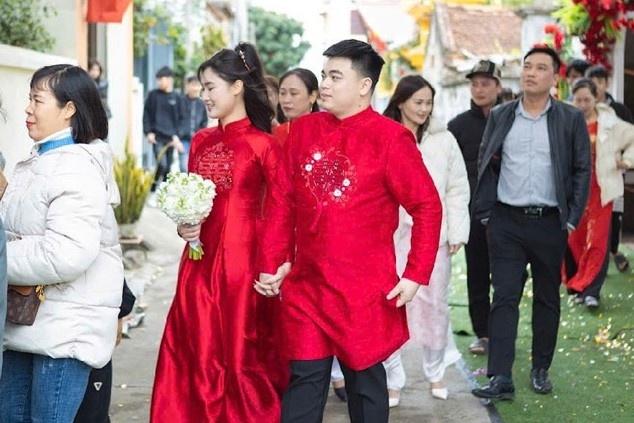 Co gai Bac Ninh ke man ruoc dau 'than toc' khi lay anh hang xom hinh anh