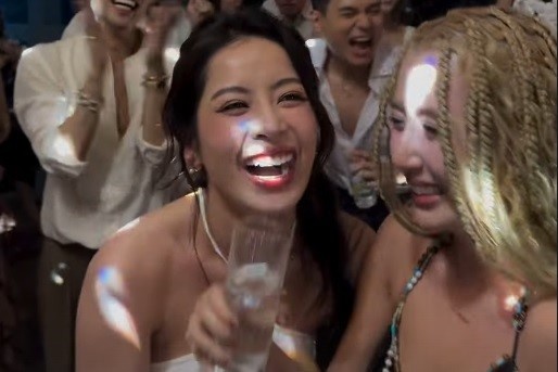 Chi Pu nhay voi Quynh Anh Shyn o dam cuoi Salim hinh anh