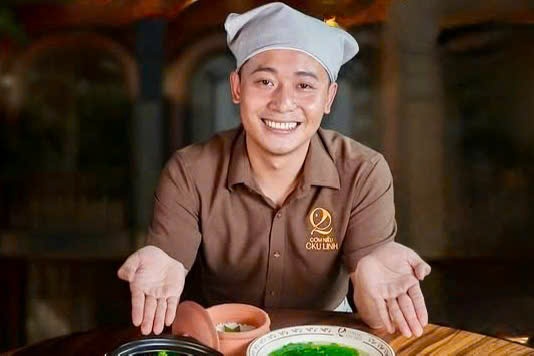 Thong bao bat ngo cua quan com nieu khi Quang Linh Vlogs ve chau Phi hinh anh