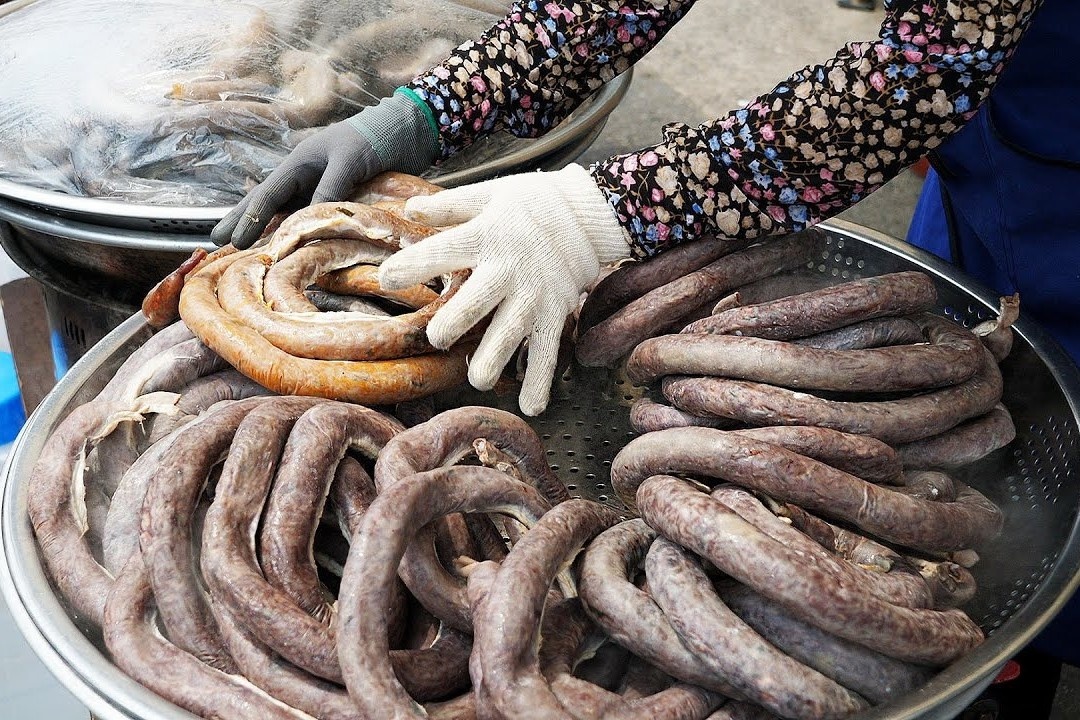 Van hoa an long heo tren khap the gioi hinh anh