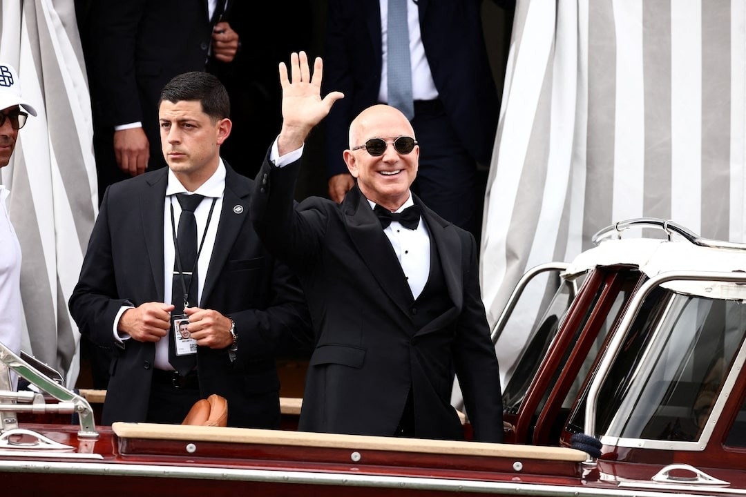 jeff bezos anh 6