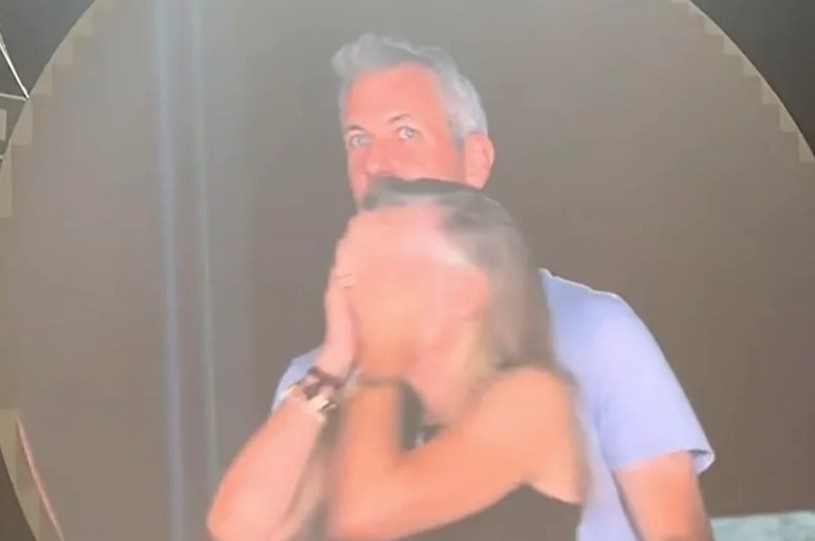 CEO Astronomer bi chieu canh 'vung trom' voi nhan vien tai concert hinh anh