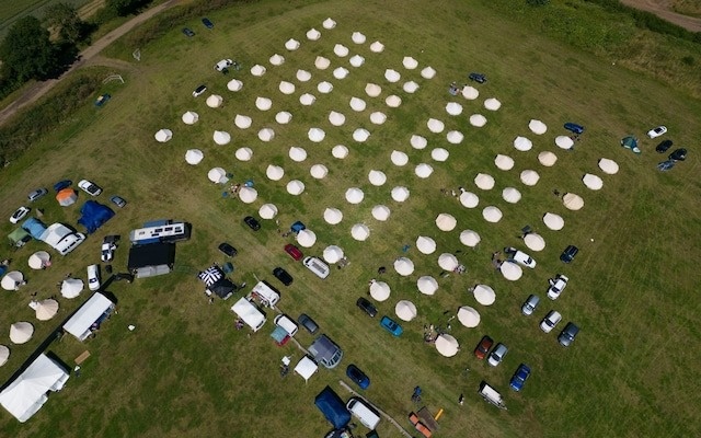 Le hoi tinh duc bi phan doi vi tieng on 'nhay cam' hinh anh