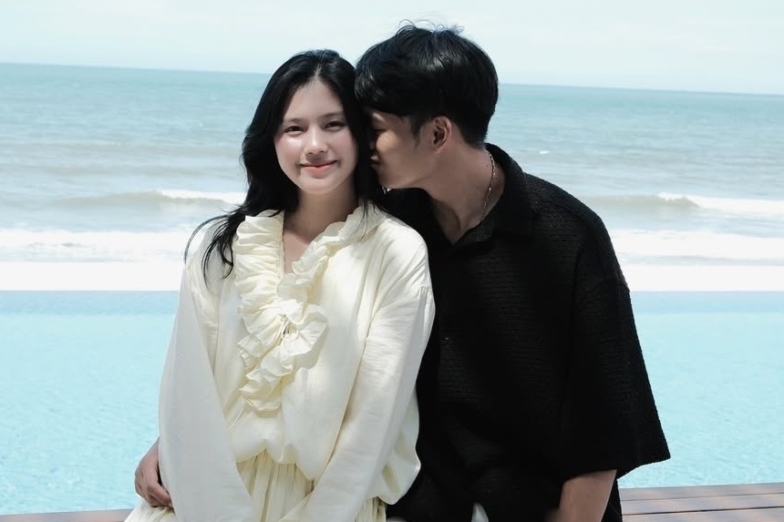 Vo chong Thanh Chung don vao biet thu moi xay hinh anh