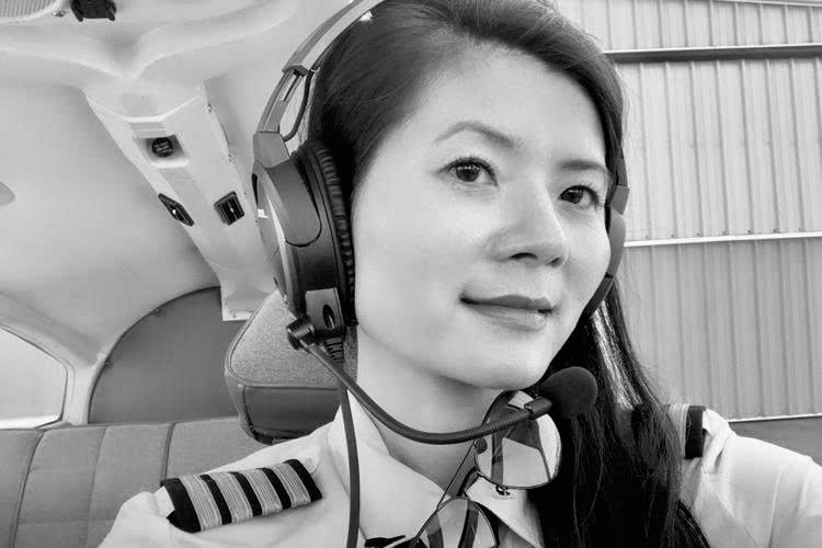 Chuyen bay dinh menh cua nu phi cong goc Viet vua tu nan o My hinh anh