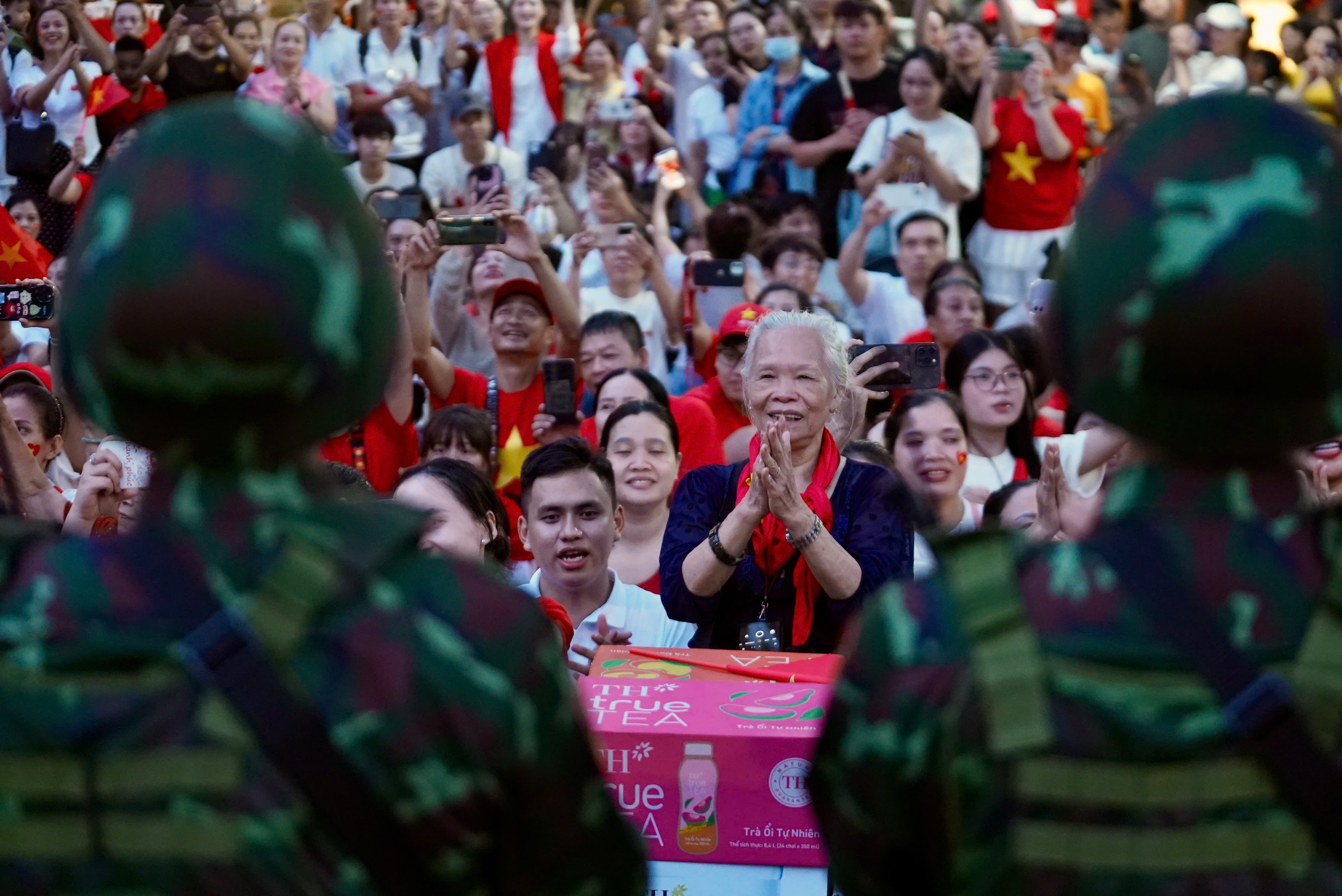 Khoi chien si Phao binh ho vang: 'Chuc ba con manh khoe' hinh anh