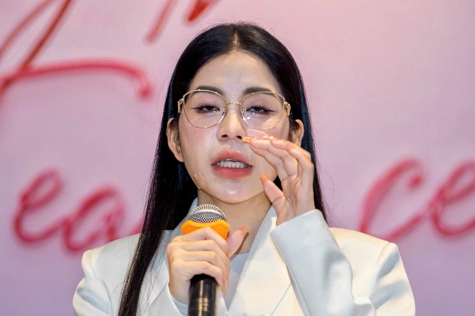 Gia dinh Hang Du Muc len tieng hinh anh